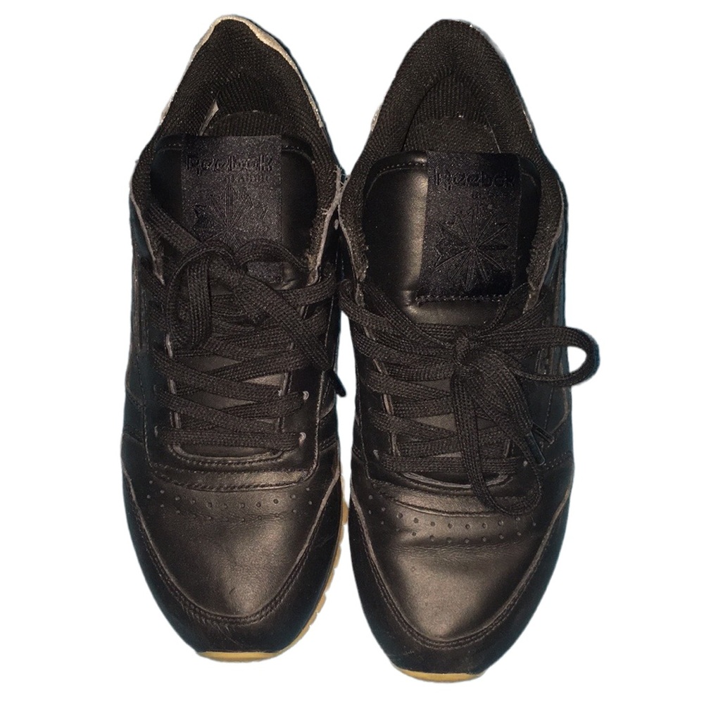 Like New Reebok Leather Sneakers